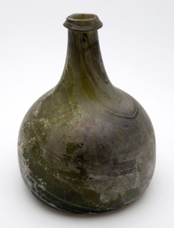 Belly bottle, belly bottle bottle holder soil find glass, bottom. Body with almost straight wall to round shoulders