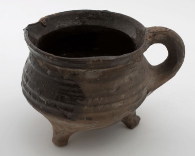 Pottery cooking jug, grape-model, beige shard, lead glaze, sausage ear, shank, on three legs, cooking pot crockery holder