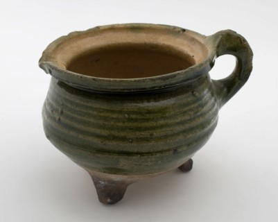 Pottery cooking jug, grape-model, glazed, yellow and green, bandoor, shaving on three legs, cooking jug be found in the
