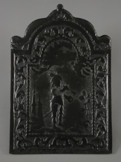 Fireback with bagpipe player, flower garlands, fish and shell, hob plate cast iron, cast Rectangular hob with bow