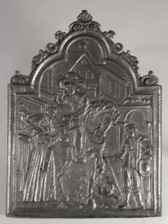 Fireback horseman receives gifts at city gate, hob plate cast iron, cast Rectangular with arch at the top. On top of shell