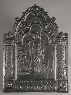 Fireback woman with parasol and fan, hob plate cast iron, cast Rectangular with bow at the top on which dolphins. Wide edge