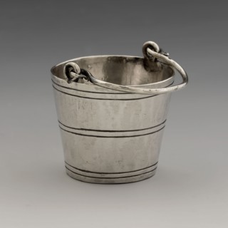 Silver miniature bucket, bucket crockery holder doll toys miniature model silver, cast Round bucket with handle six engraved
