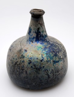 Belly bottle, wine bottle bottle holder soil find glass, bottom Body with almost vertical ascending wall to convex shoulders
