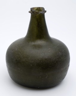Circumcifical thick-walled bottle in clear olive green glass, glass surface rough, affected, wine bottle abdominal bottle bottle