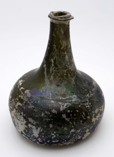 Belly bottle, storage bottle bottle bottle holder soil find glass, bottom. Body with convex ascending wall to convex shoulders