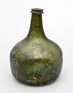 Green belly bottle, iridescent, crooked, belly bottle bottle holder soil find glass, free blown Circumcontent bottle of green