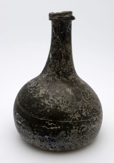 Bulbous bottle, cat's head, bottle bottle wine bottle bottle holder soil find glass, neck with imposed all-round sharp glass