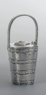 Boele Rijnhout, Silver miniature bucket with handle and lid, bucket crockery holder dolls toy relaxing tool miniature model