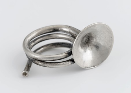 zilversmid, Silver miniature horn, horn musical instrument sound medium doll toy relaxation medium miniature model silver, Horn