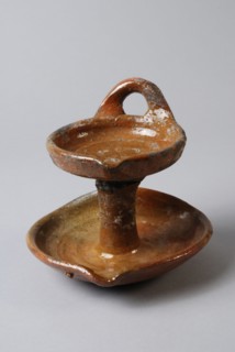 Earthenware oil lamp with lower and upper shell, trunk and horizontal suspension, oil lamp lamp lighting fixture soil find
