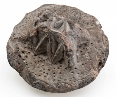 Unglazed earthenware quench, dimmer decorated with carving, domper fireplaces earthenware ceramic earthenware, hand turned