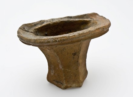 Earthenware wide top edge, flattened surfaces at the front, above the foot, trough tray fry earthenware ceramic earthenware