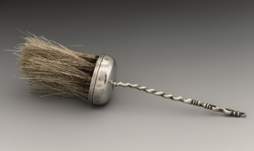 Silver miniature sweeper, sweeper doll toy miniature model toy silver, Round sweeper with long hair and long twisted