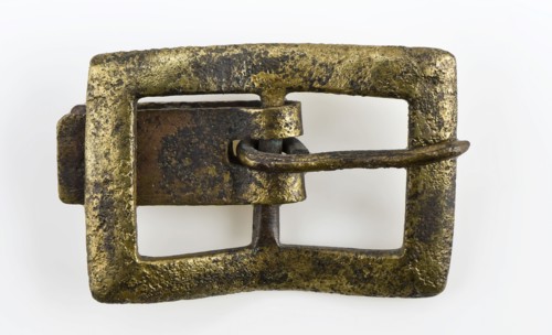 Rectangular buckle with middle post, sting and baffle plate, buckle fastener part soil find copper brass metal, fitting plate