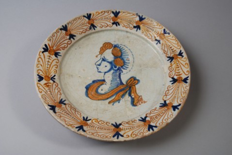 Majolica plate with portrait-busted man in Italian style, plate crockery holder soil find ceramic earthenware glaze tin glazing