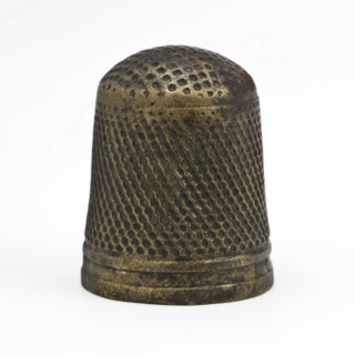 Copper thimble with waffle patron, thimble sewing kit soil find copper brass metal, cast Copper thimble with square wells