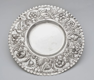 Silver dish, Dish dish holder silver, driven inserted engraved Round bowl with smooth flat and wide flat driven edge fine