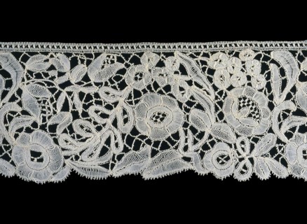 Border (Fragment), 1850/75, Belgium, Belgium, Cotton and linen, bobbin part lace of a type known as