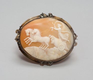 Brooch, Mid 19th century, Glasgow, Scotland, Glasgow, Hardstone and gold, 5.9 x 6.7 x 1.6 cm (2