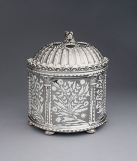 Potpourri Jar, 1810/20, England, Staffordshire, Staffordshire, Lead-glazed earthenware with lustre