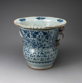Jardinière, 1800/50, Talavera poblana, Puebla, Mexico, Puebla, Tin-glazed earthenware, H. 31 cm (12