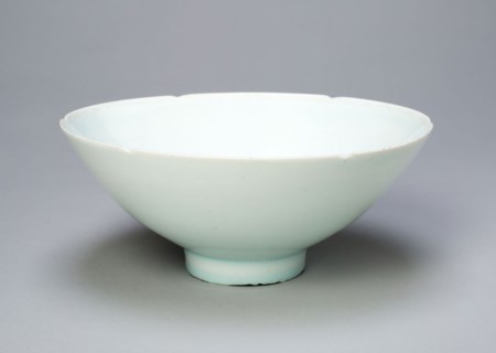 Foliate Bowl with Peony Scrolls, Song dynasty (960–1279), 12th/13th century, China, Jiangxi