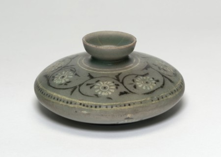 Oil Bottle with Chrysanthemum Flower Heads, Goryeo dynasty (918–1392), late 12th/13th century,