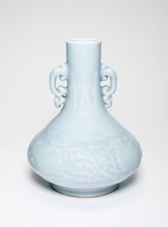 Vase with Leaf Scroll Handles and Floral Spray Design, Qing dynasty (1644–1911), Qianlong reign