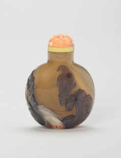Snuff Bottle with Two Egrets Among Lotuses, Qing dynasty (1644–1911), 1800–1900, China, Grey,