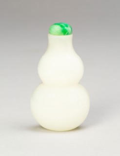 Gourd-Shaped Snuff Bottle, Qing dynasty (1644–1911), 1740–1800, China, White jade, 6.4 × 3.8 × 2.7