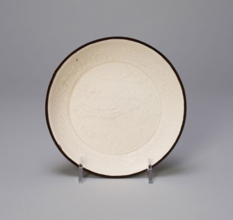 Dish with Mythical Bovine (Xiniu) amid Waves Viewing the Moon and Constellations, Jin dynasty