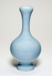 Bulbous-Shaped Vase and Dragon Design, Qing dynasty (1644–1911), Qianlong reign mark and period