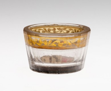 Salt, c. 1730, Bohemia, Czech Republic, Bohemia, Glass with engraved gold leaf decoration, 3.2 × 5