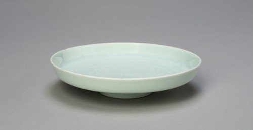 Dish with Auspicious Emblems: Clouds, Bats, Gourds, Plaintain, and Ruyi Scepter, Qing dynasty