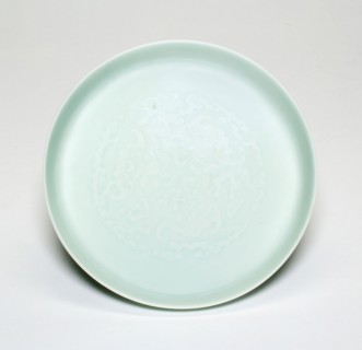 Dish with Clouds, Bats, Gourds, Flowers, and Jui Mushroom, Qing dynasty (1644–1911), Qianlong reign