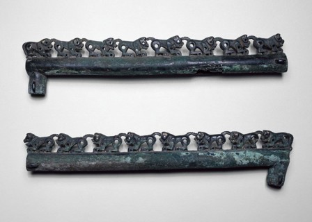 Ornamental Fitting with Crouching Felines (one of pair), 6th/4th century B.C., Northeastern China,