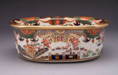 Wine Cistern, c. 1820, England, Porcelain, Imari decoration, 10.5 × 28 × 19.2 cm (4 1/8 × 11 × 7
