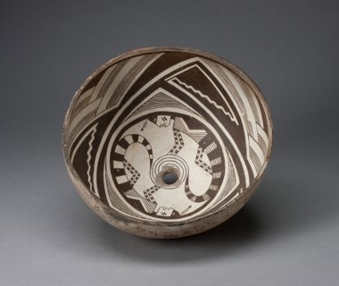 Bowl, A.D. 950/1150, Mimbres branch of the Mogollon, Classic Mimbres Black-on-white, New Mexico,