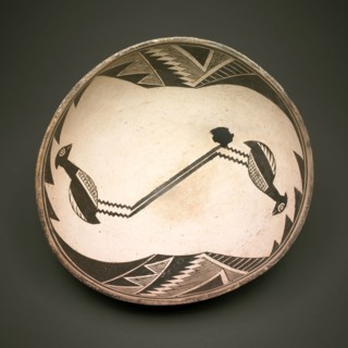 Bowl with Mirror Pattern of Birds Framed by Geometric Motifs, A.D. 950/1150, Mimbres branch of the