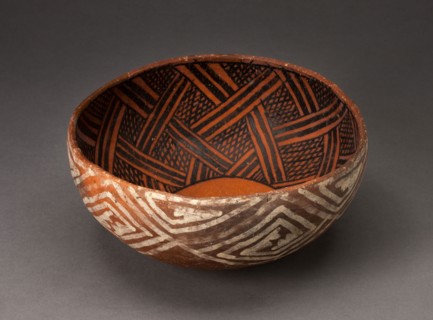 Bowl with Black Interlocking Lattice on Interior, and White Interlocking Squared Spirals on
