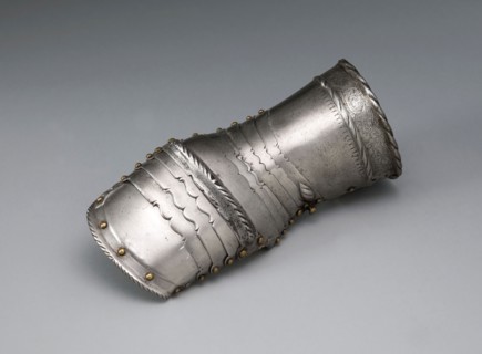 Mitten Gauntlet for the Left Hand, 1524 with some restoration, Attributed to the workshop of Kolman
