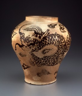 Jar with Dragon Chasing Flaming Pearl, Joseon dynasty(1392–1910), 17th century, Korean, Korea,