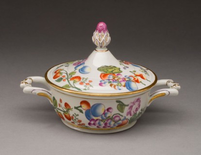 Covered Bowl, c. 1735, Du Paquier Porcelain Manufactory, Austrian, 1718-1744, Vienna, Hard-paste
