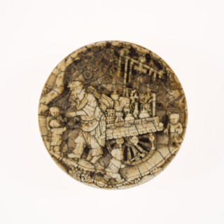 The Knickknack Peddler, Ming dynasty (1368–1644), 16th century, China, Ivory, Diam. 7.3 cm (2 7/8
