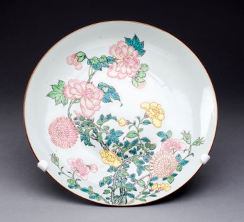 Dish, c. 1725, Qing Dynasty (1644–1911), Yongzhen period (1723–1735), China, Hard-paste porcelain
