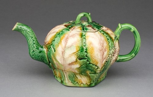 Teapot, 1760/75, Staffordshire, England, Staffordshire, Lead-glazed earthenware (creamware), 12.5 x