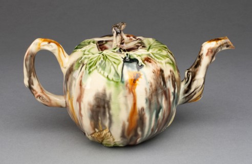 Teapot, 1760/70, Staffordshire, England, Staffordshire, Lead-glazed earthenware (creamware), 10.8 x