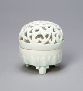 Covered Tripod Incense Burner (Censer) with Foliate Scrolls and Leafy Tendrils, Northern Song