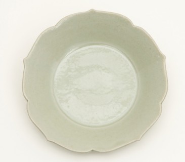 Pair of Foliate-Rimmed Dish, Five Dynasties period (907–960) or Northern Song dynasty (960–1127),